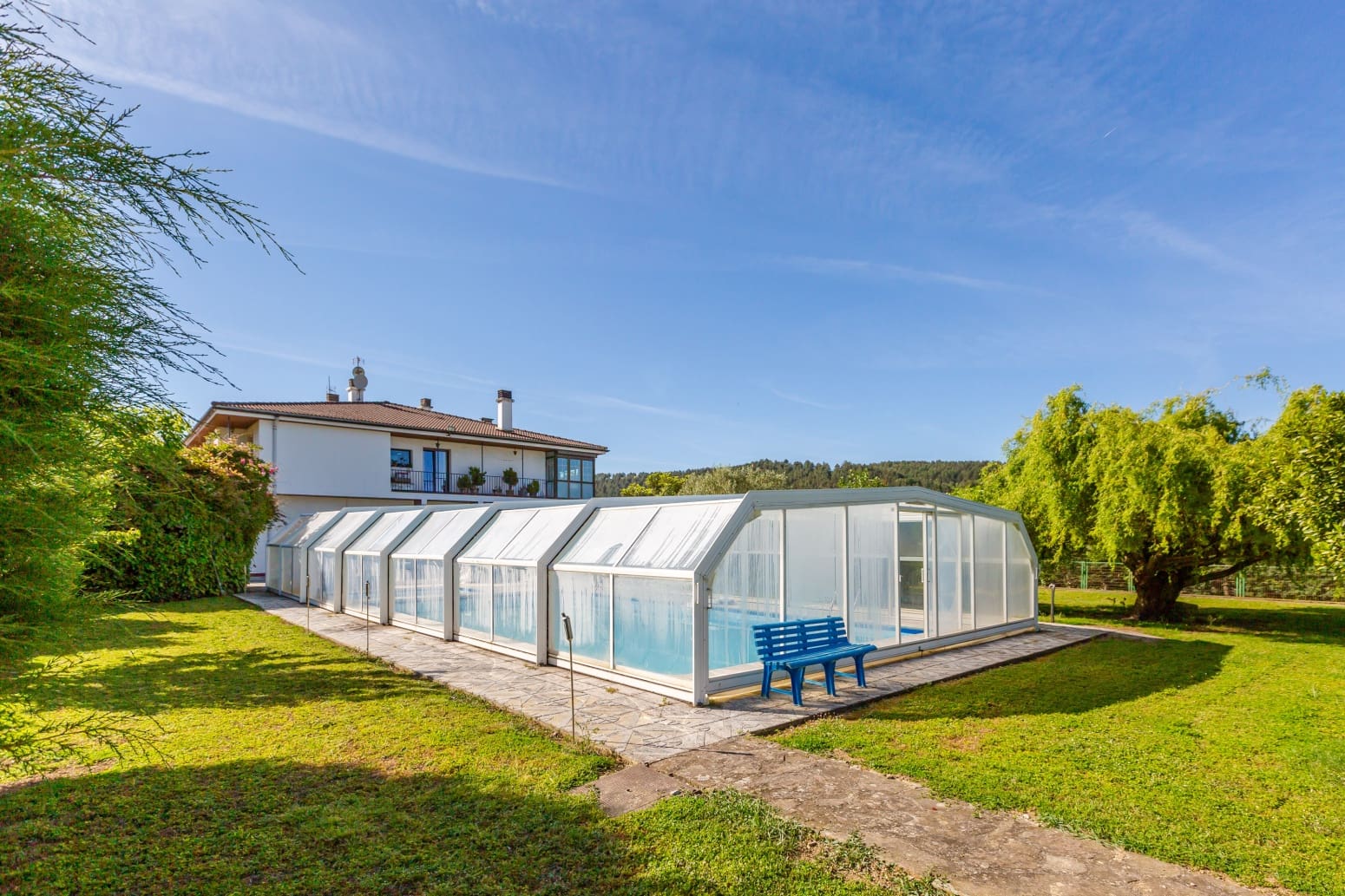 5 soveværelse Villa til salg i Ezcabarte med garage - € 689.900 (Ref: 9019924)