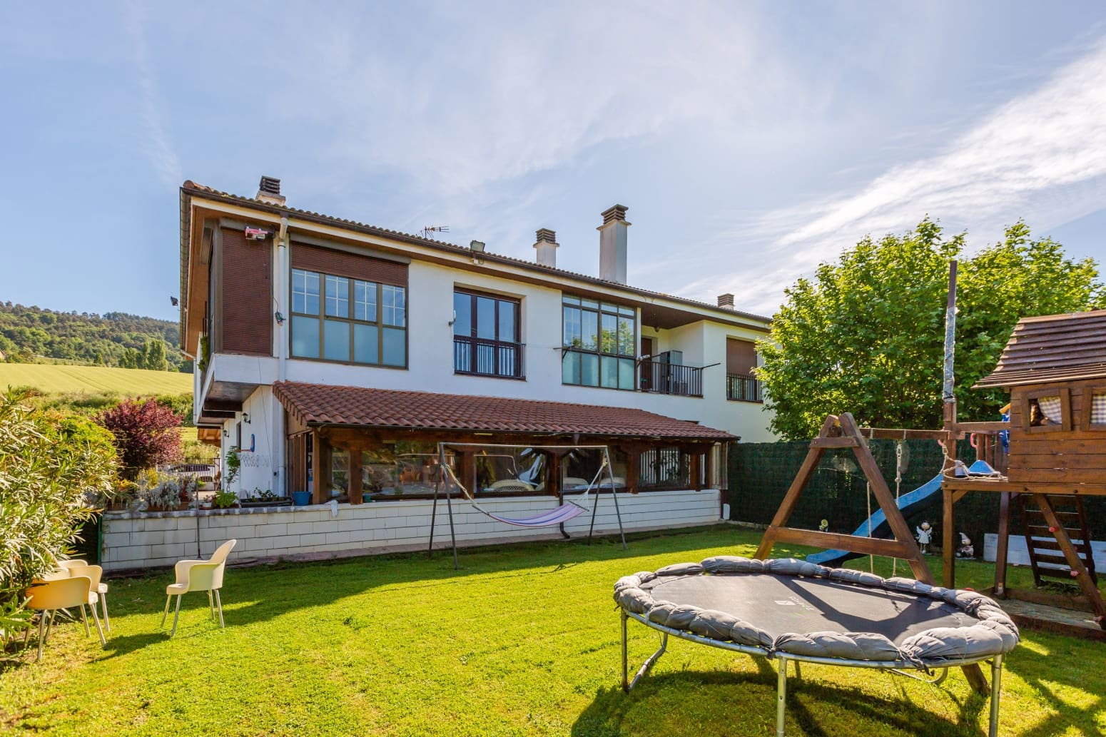 5 soveværelse Villa til salg i Ezcabarte med garage - € 689.900 (Ref: 9019924)