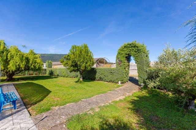 5 soveværelse Villa til salg i Ezcabarte med garage - € 689.900 (Ref: 9019924)