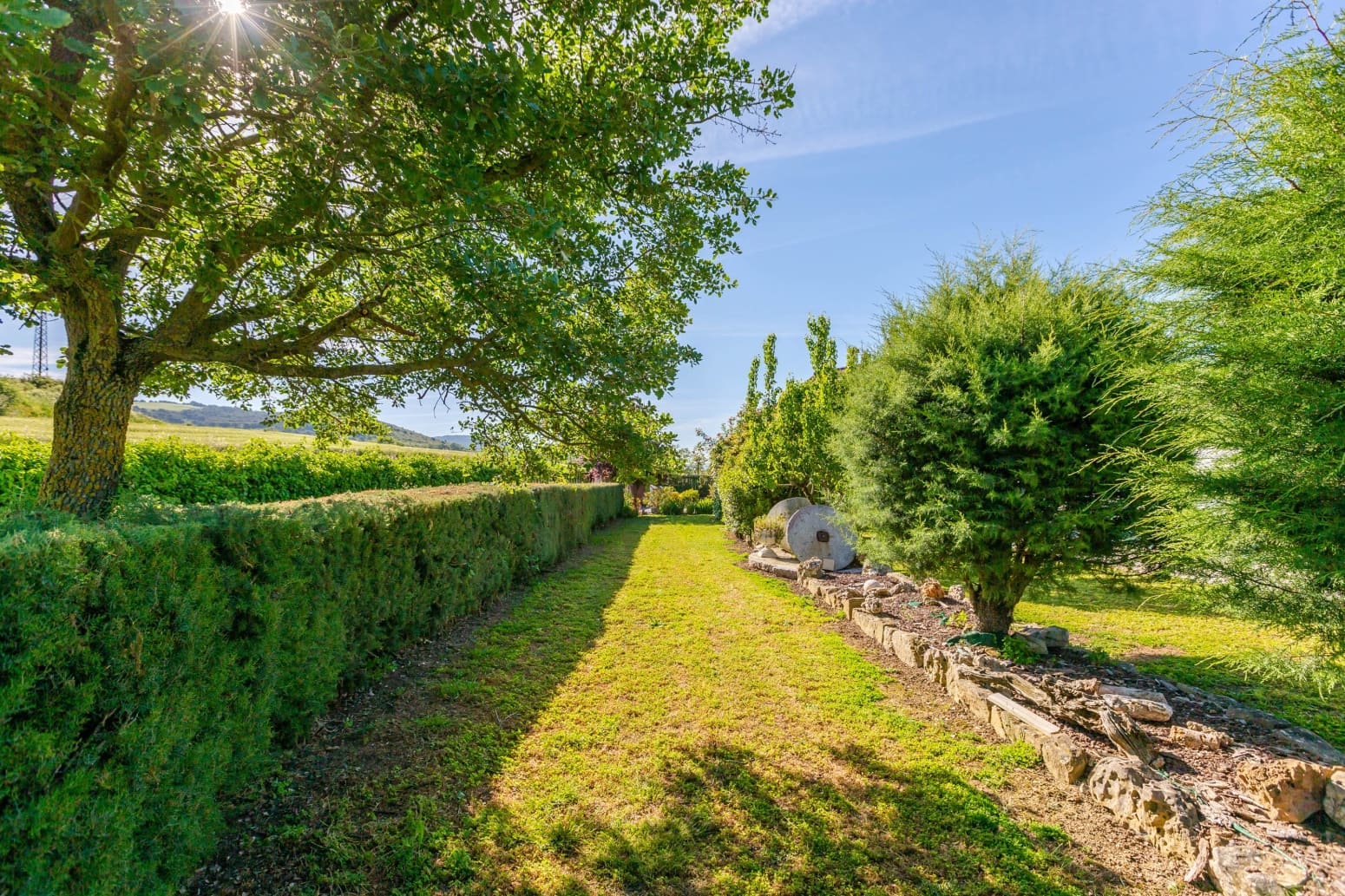 5 soveværelse Villa til salg i Ezcabarte med garage - € 689.900 (Ref: 9019924)