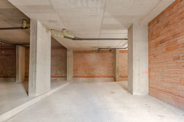 Commercial for rent in Pamplona / Iruña - € 2,200 (Ref: 9026392)