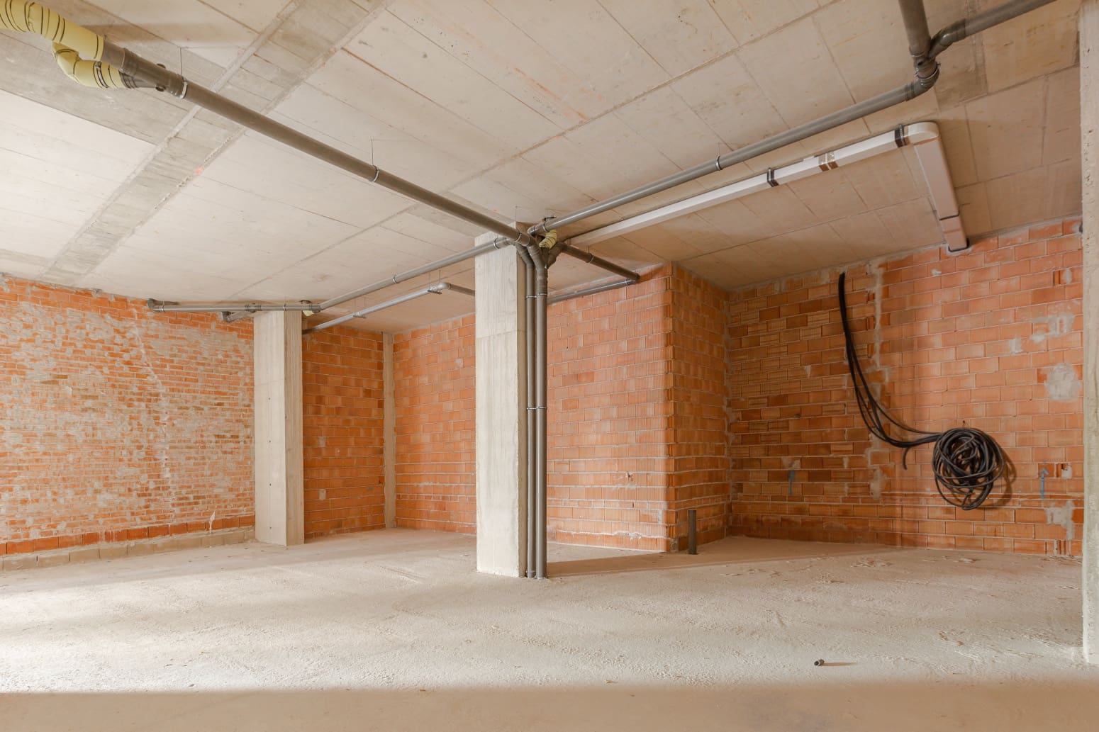 Local Commercial à louer à Pampelune - 2 200 € (Ref: 9026392)