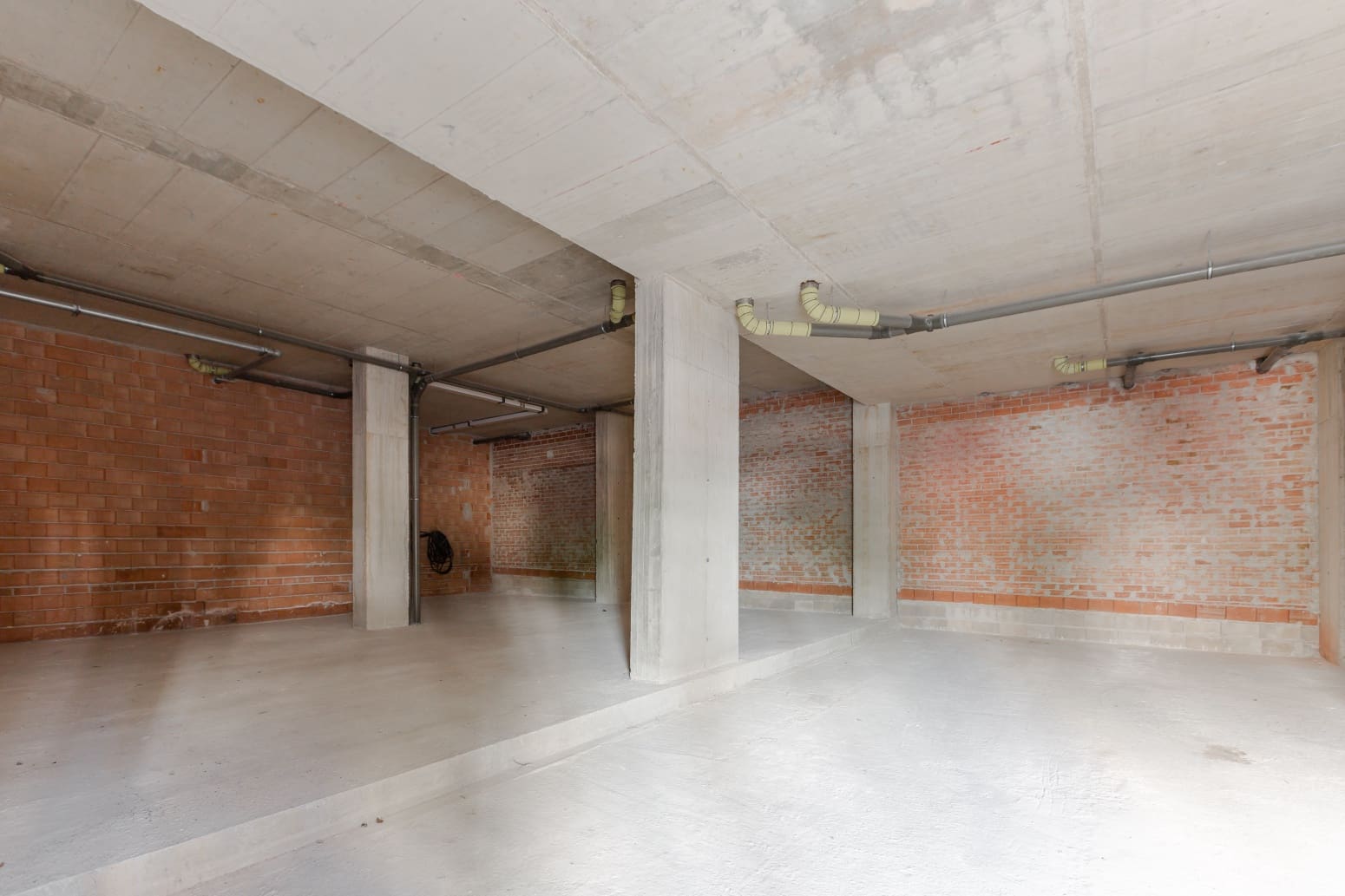 Local Commercial à louer à Pampelune - 2 200 € (Ref: 9026392)