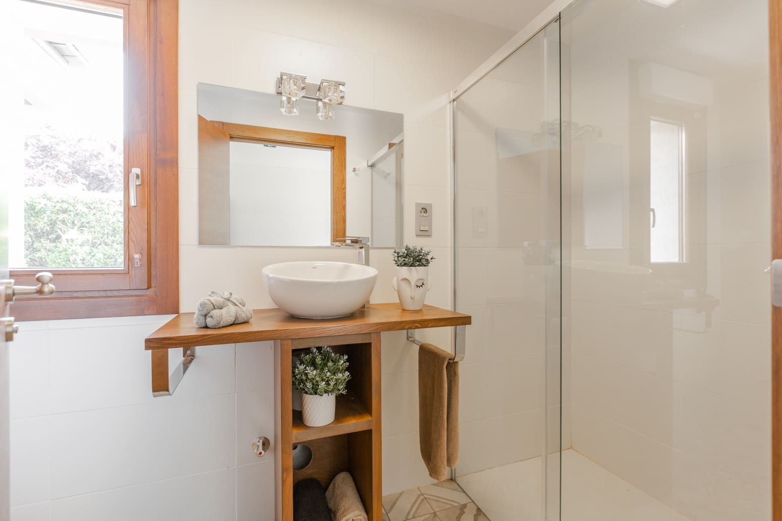 3 soveværelse Villa til salg i Burutain med garage - € 585.000 (Ref: 9034260)