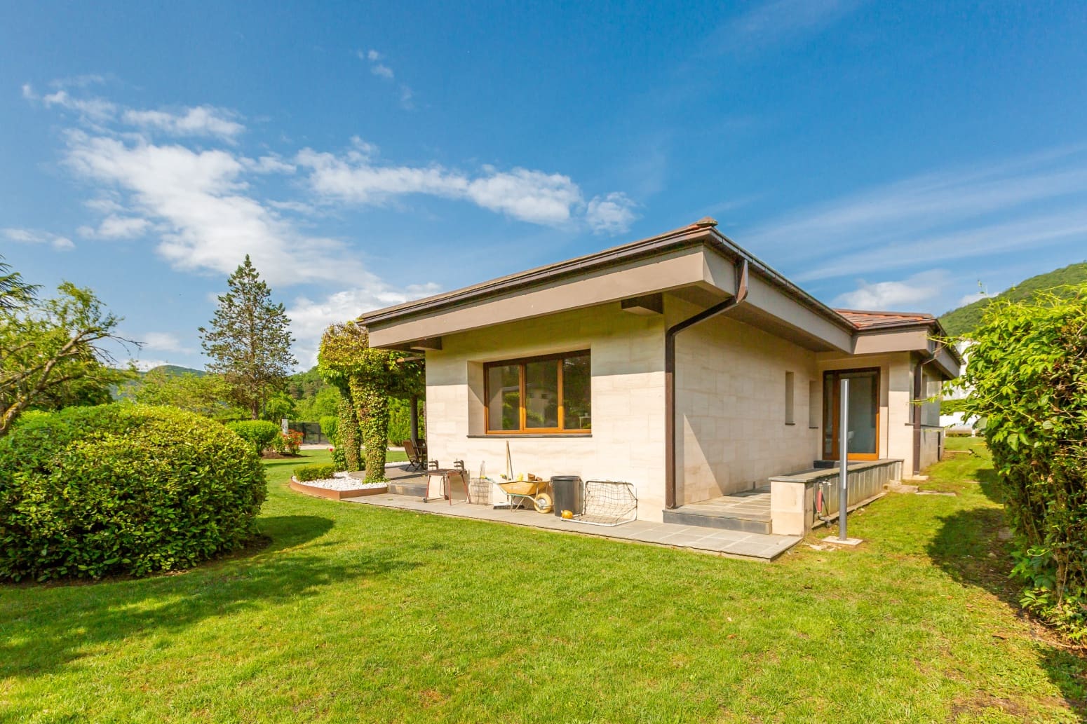 3 soveværelse Villa til salg i Burutain med garage - € 585.000 (Ref: 9034260)