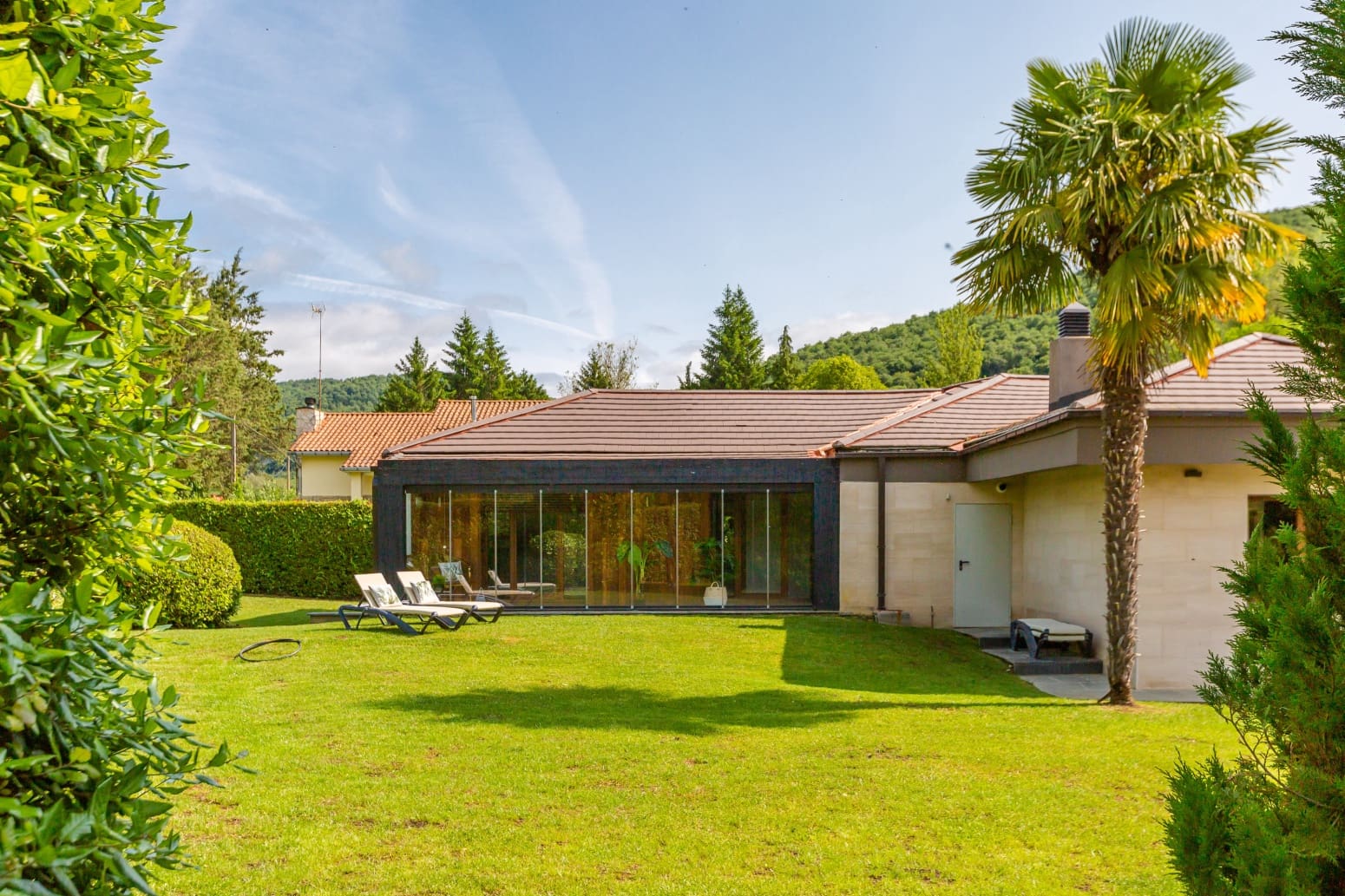 3 soveværelse Villa til salg i Burutain med garage - € 585.000 (Ref: 9034260)