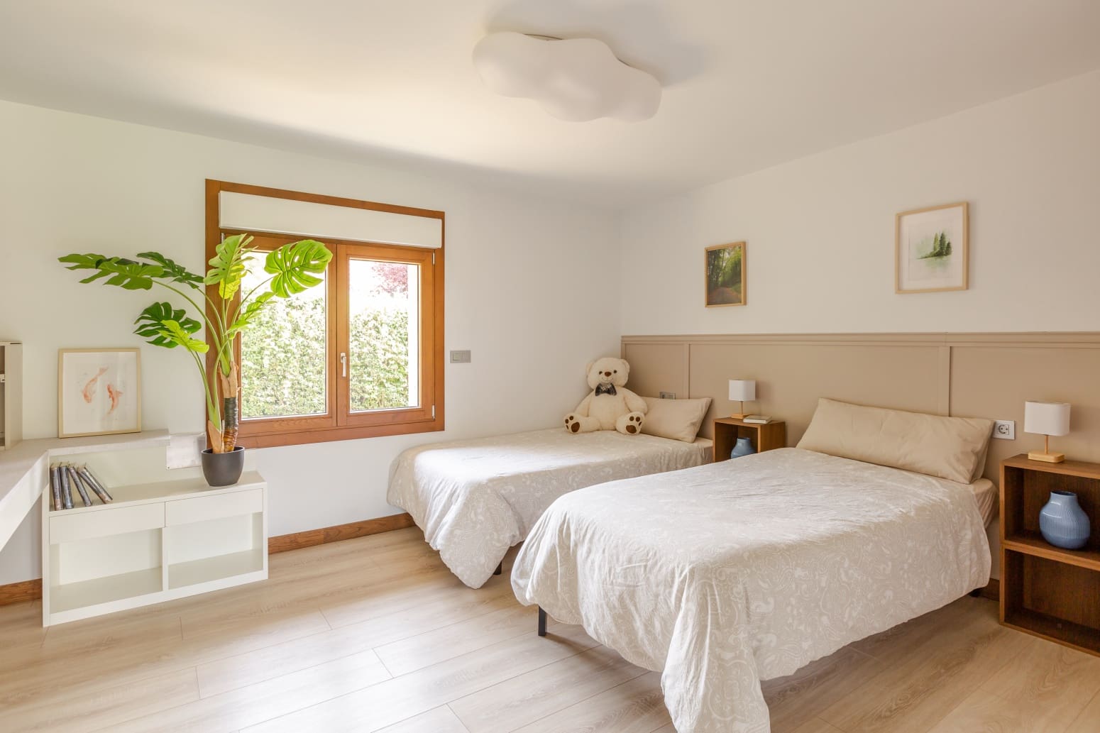 3 soveværelse Villa til salg i Burutain med garage - € 585.000 (Ref: 9034260)