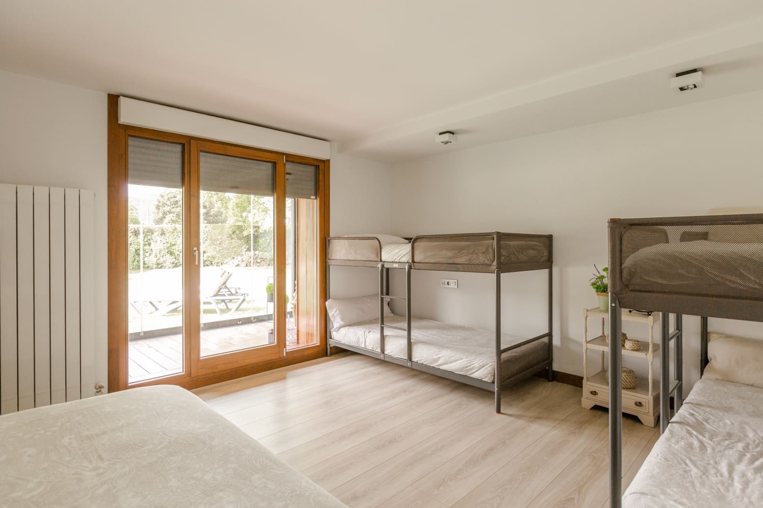 3 soveværelse Villa til salg i Burutain med garage - € 585.000 (Ref: 9034260)