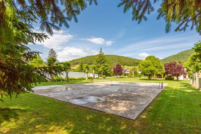 3 soveværelse Villa til salg i Burutain, Anué med garage - € 585.000 (Ref: 9034260)