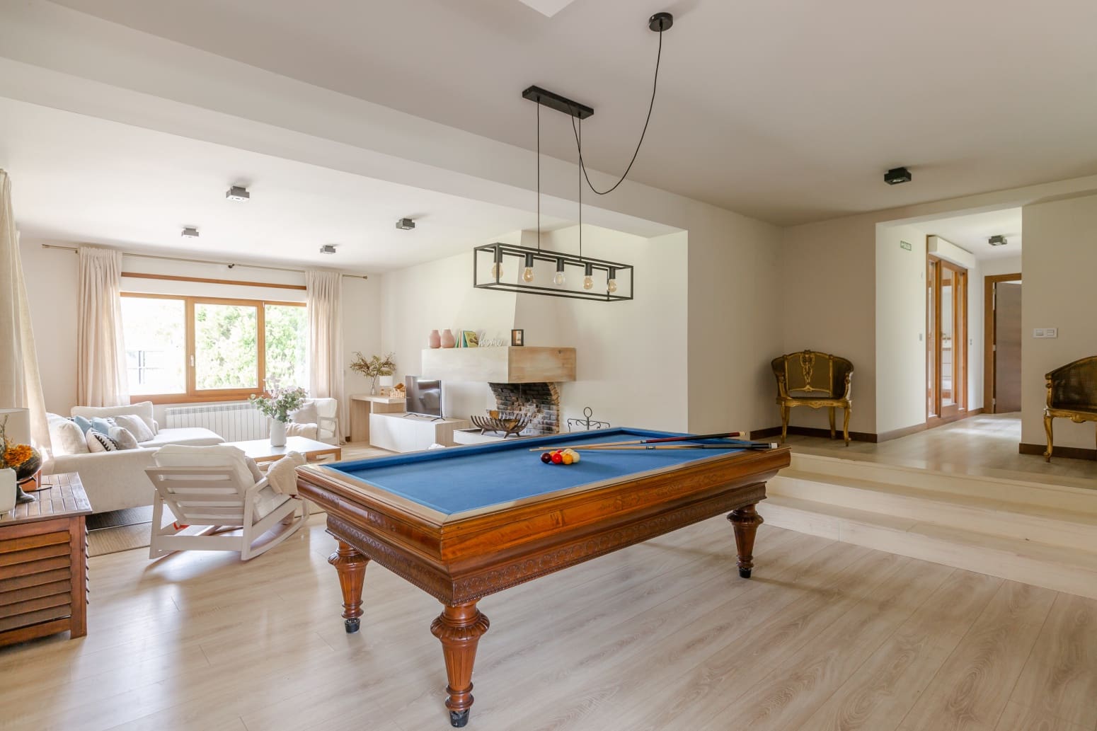 3 soveværelse Villa til salg i Burutain med garage - € 585.000 (Ref: 9034260)