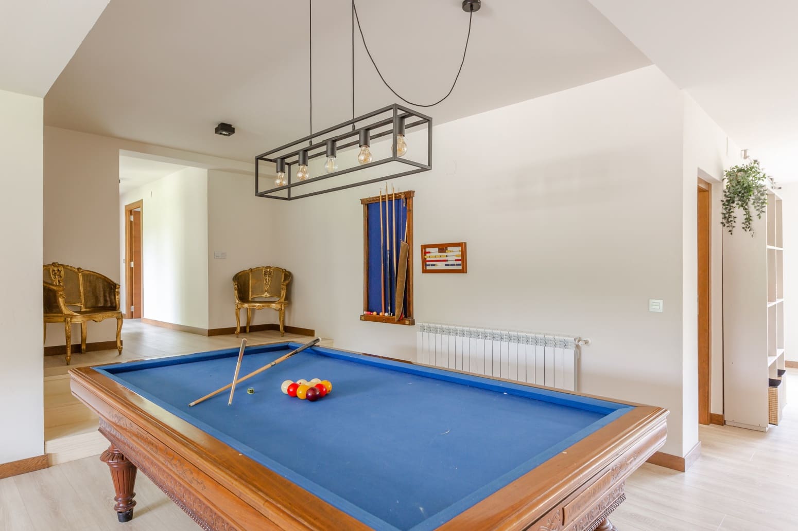 3 soveværelse Villa til salg i Burutain med garage - € 585.000 (Ref: 9034260)