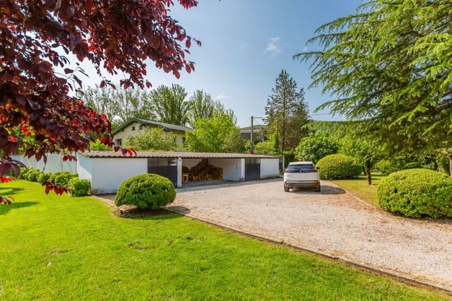 3 soveværelse Villa til salg i Burutain, Anué med garage - € 585.000 (Ref: 9034260)