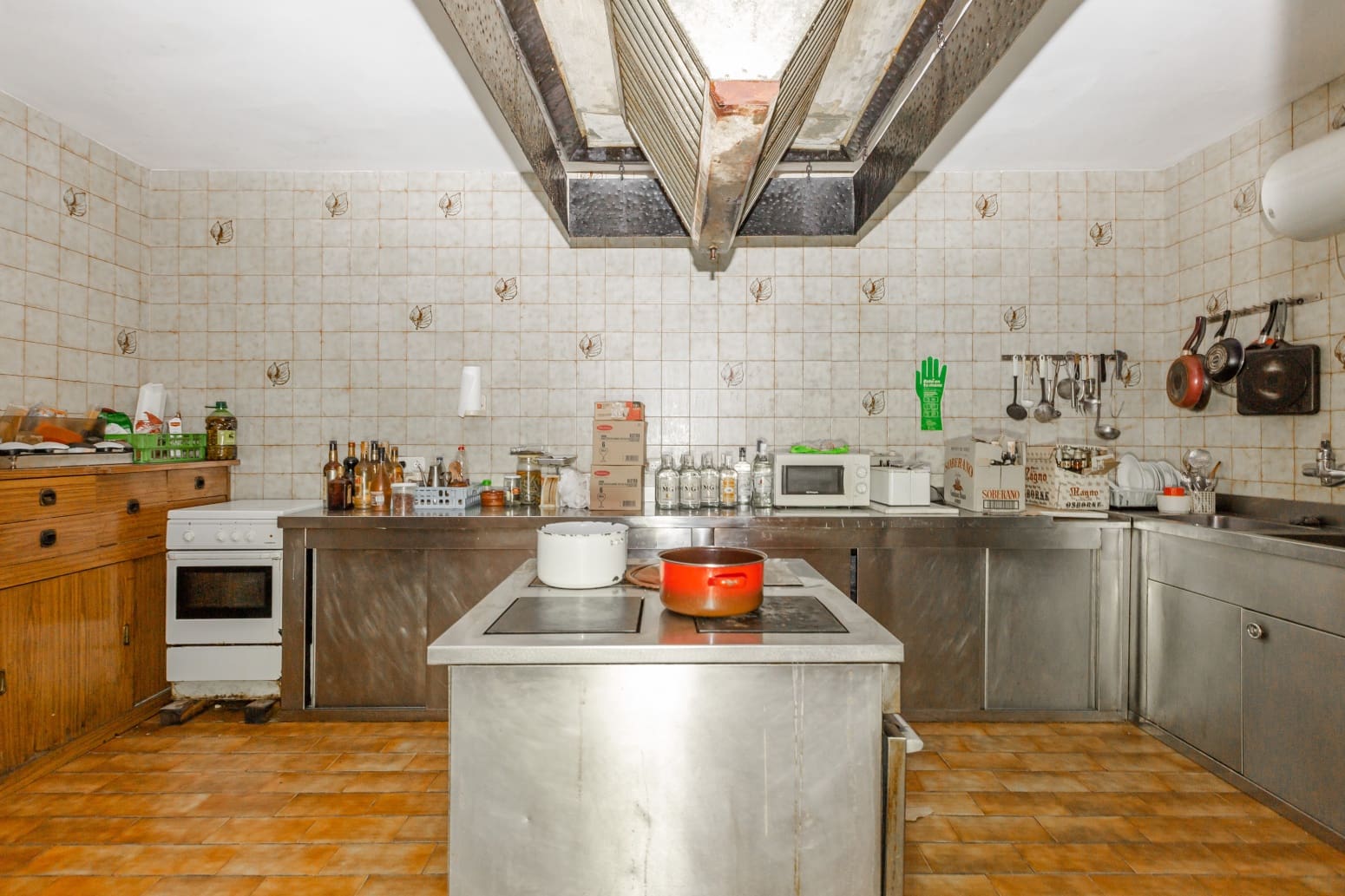 Erhverv til salg i Pamplona / Iruna - € 109.000 (Ref: 9074936)