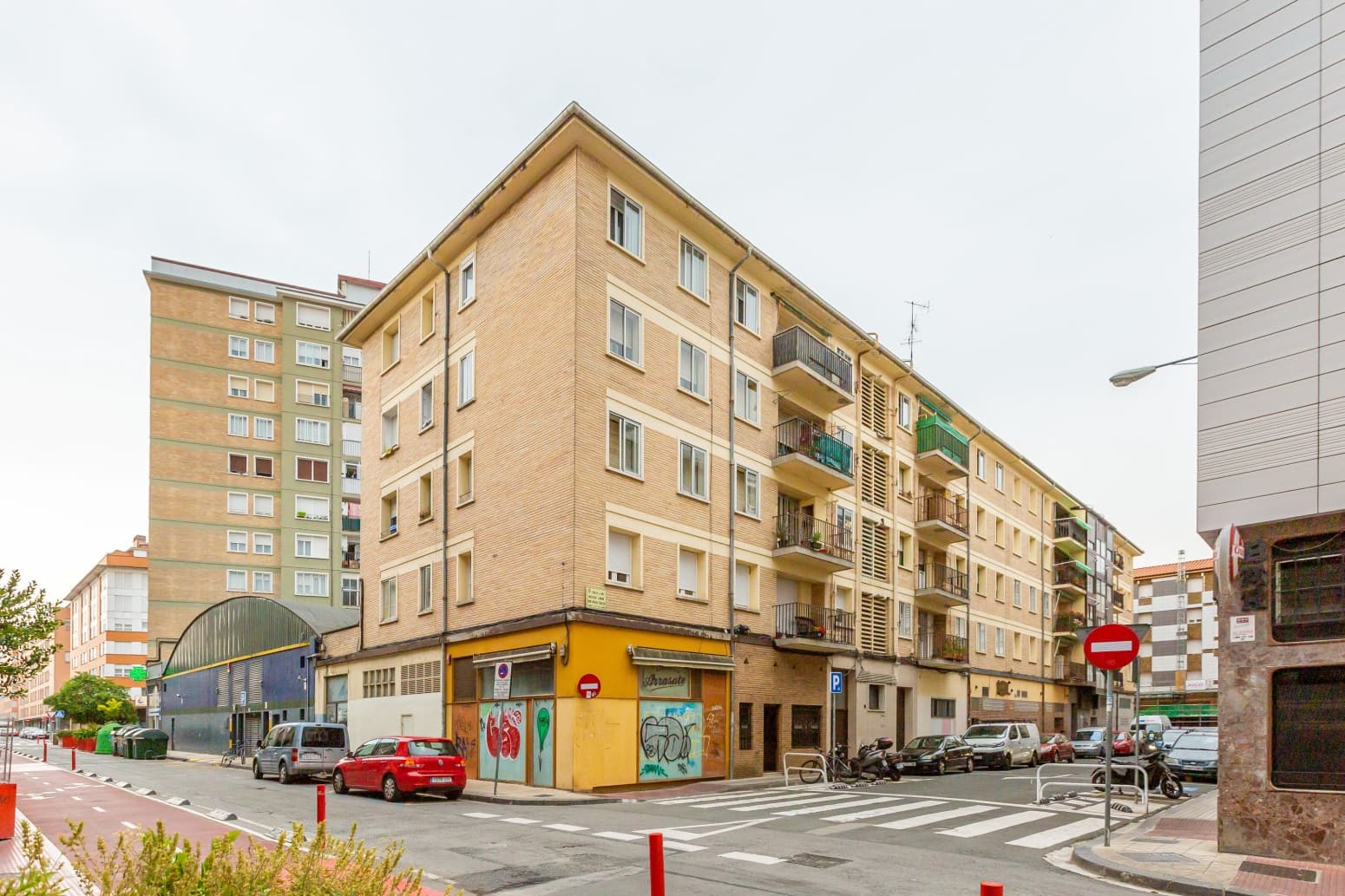 Erhverv til salg i Pamplona / Iruna - € 109.000 (Ref: 9074936)