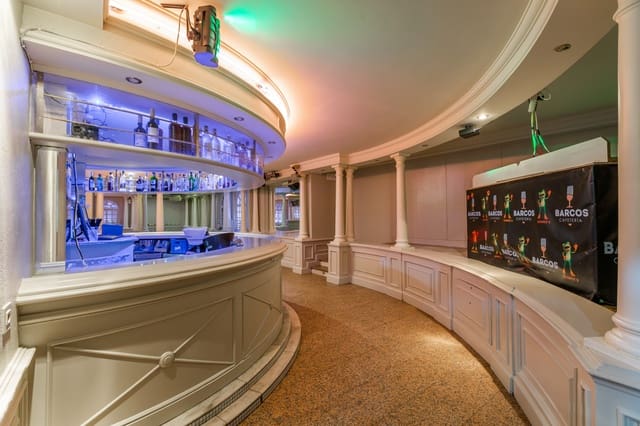 Commercial for sale in Peralta - € 325,000 (Ref: 9075758)