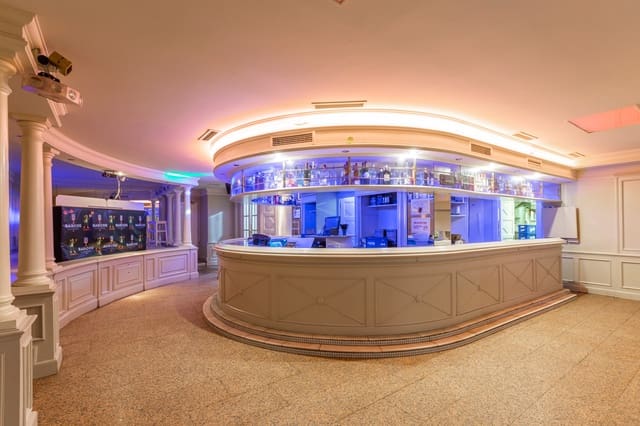 Commercial for sale in Peralta - € 325,000 (Ref: 9075758)