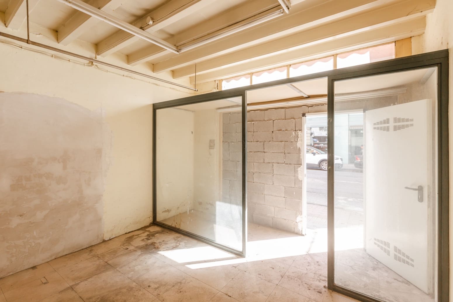 Kommersiell til salgs i Pamplona - € 99 000 (Ref: 9077846)