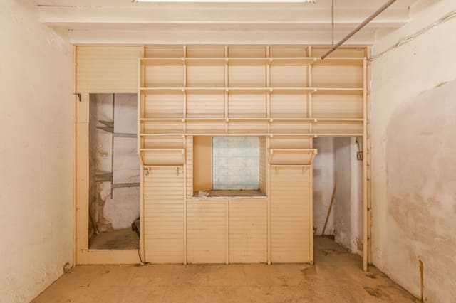 Commercial for sale in Pamplona / Iruña - € 99,000 (Ref: 9077846)