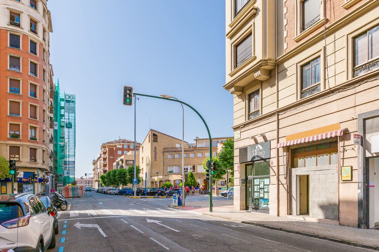 Kommersiell til salgs i Pamplona - € 99 000 (Ref: 9077846)