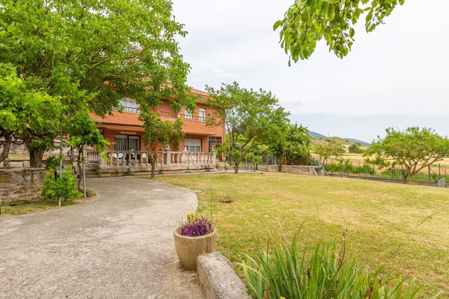 Chalet de 5 habitaciones en Monreal en venta con garaje - 420.000 € (Ref: 9081375)