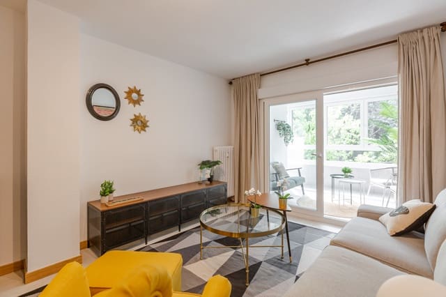 4 quarto Apartamento para arrendar em Pamplon - 2 000 € (Ref: 9095119)