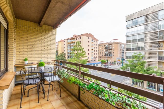 3 soveværelse Lejlighed til salg i Pamplona / Iruña med garage - € 425.000 (Ref: 9102777)