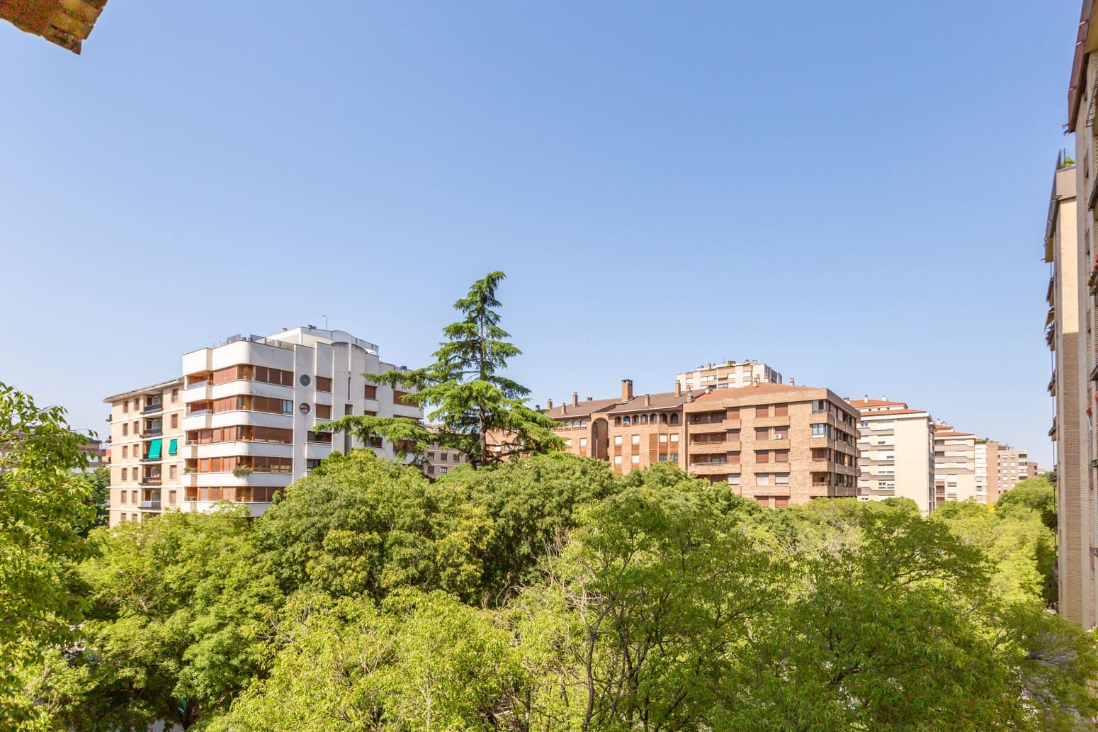 4 bedroom Flat for sale in Pamplona / Iruna - € 378,000 (Ref: 9124833)