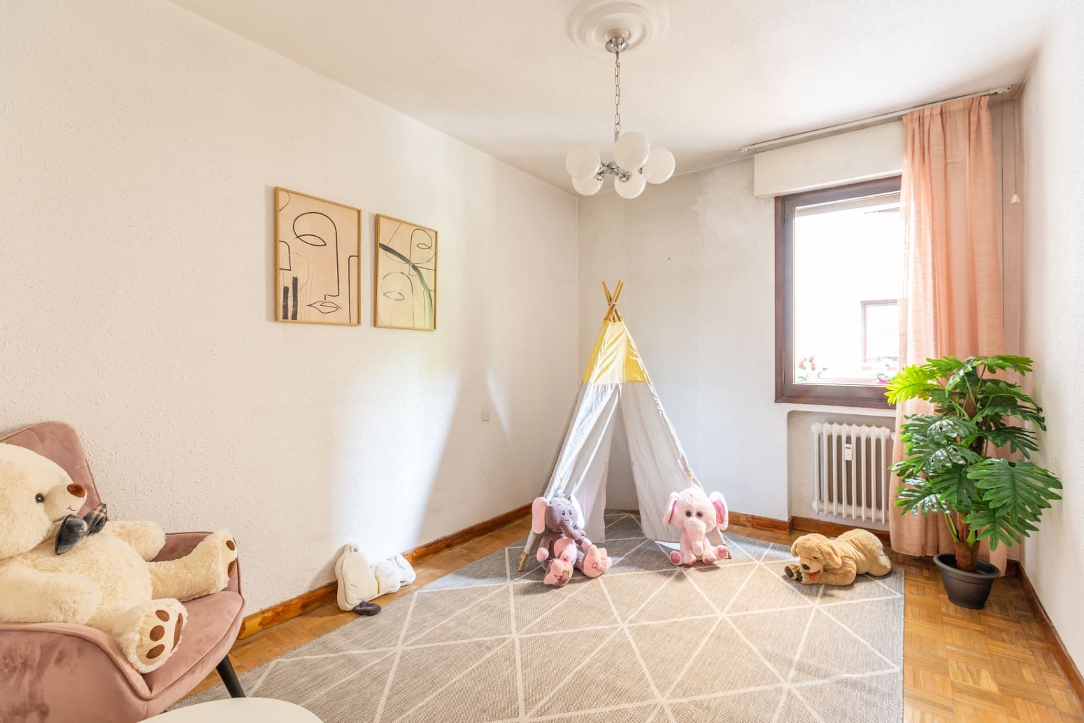 4 bedroom Flat for sale in Pamplona / Iruna - € 378,000 (Ref: 9124833)