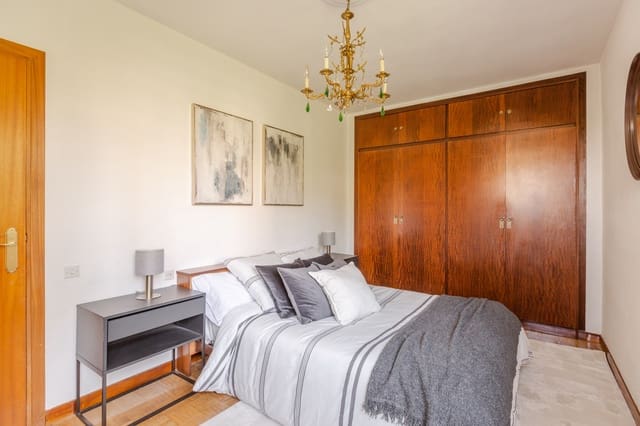 4 soveværelse Lejlighed til salg i Pamplona / Iruña - € 378.000 (Ref: 9124833)