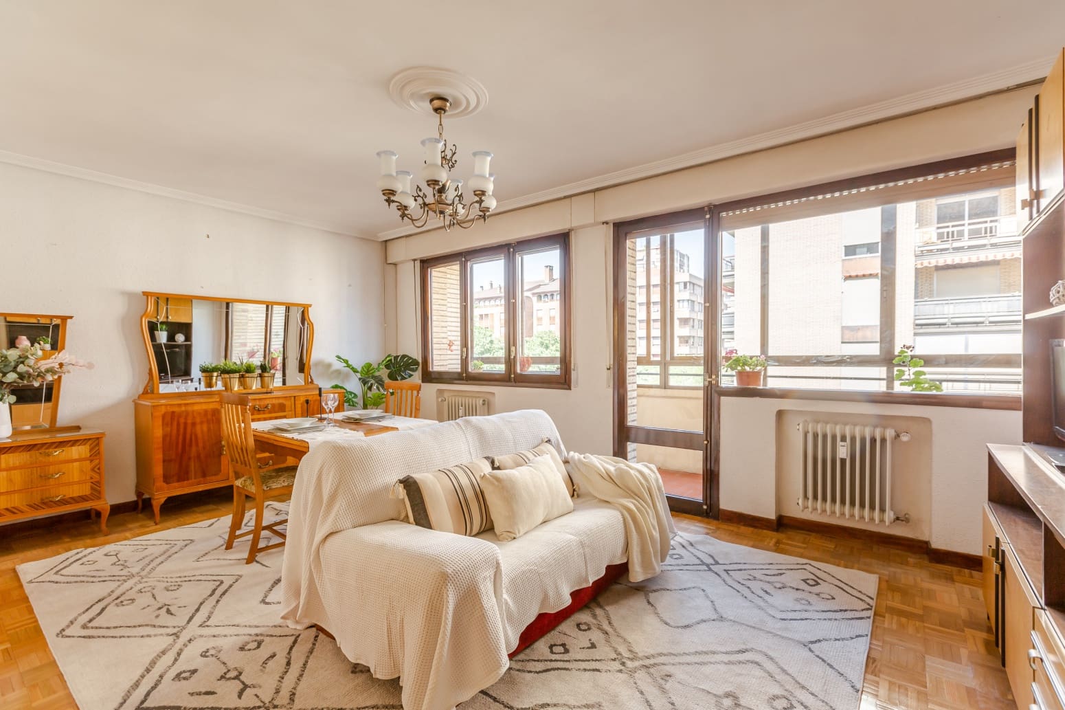 4 bedroom Flat for sale in Pamplona / Iruna - € 378,000 (Ref: 9124833)