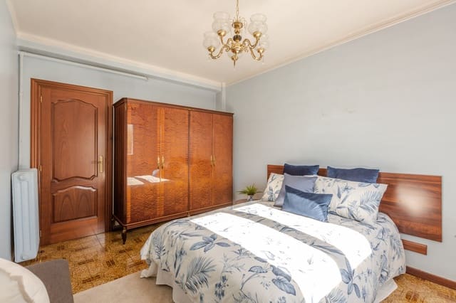 3 soveværelse Lejlighed til salg i Pamplona / Iruña - € 175.000 (Ref: 9128113)