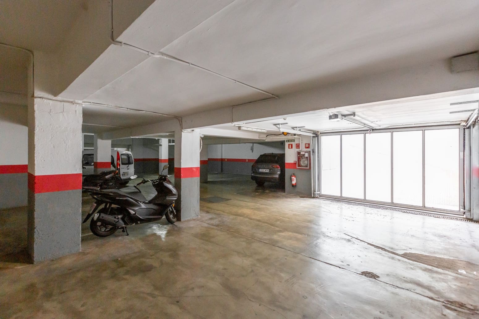 4 bedroom Flat for sale in Pamplona / Iruna with garage - € 384,000 (Ref: 9142701)