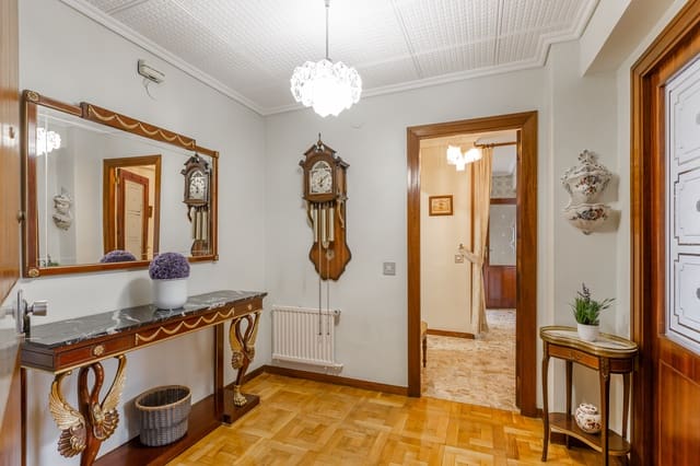 4 sypialnia Mieszkanie na sprzedaż w Pampeluna z garażem - 384 000 € (Ref: 9142701)