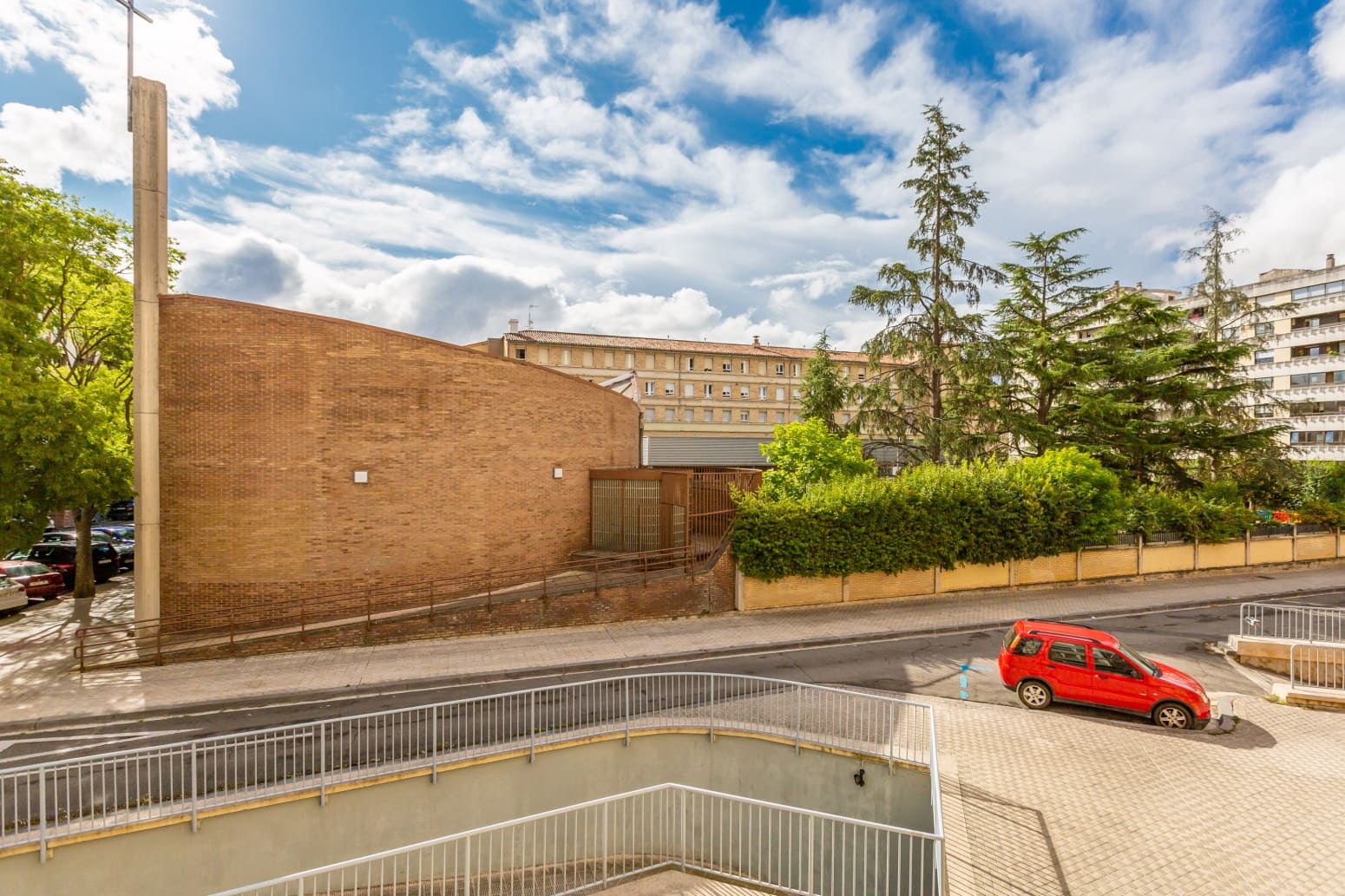 4 bedroom Flat for sale in Pamplona / Iruna with garage - € 384,000 (Ref: 9142701)