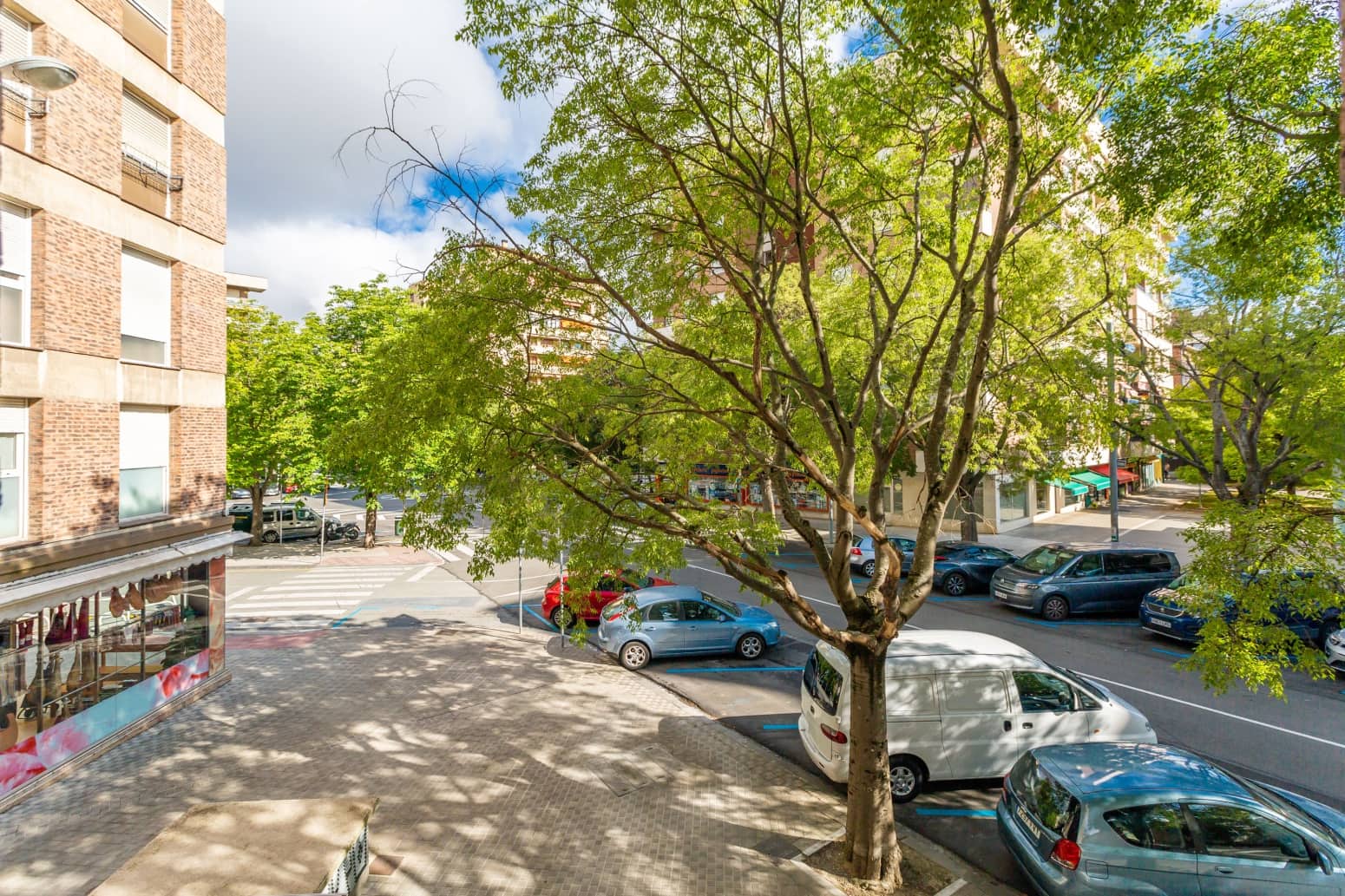 4 bedroom Flat for sale in Pamplona / Iruna with garage - € 384,000 (Ref: 9142701)