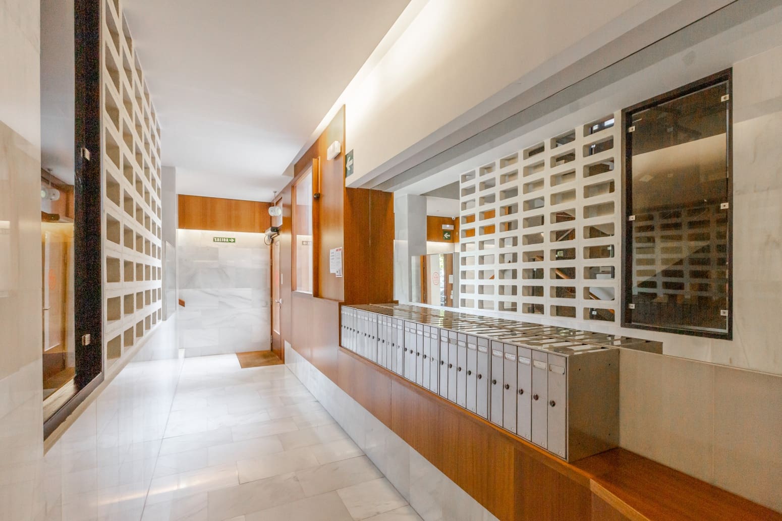 4 bedroom Flat for sale in Pamplona / Iruna with garage - € 384,000 (Ref: 9142701)