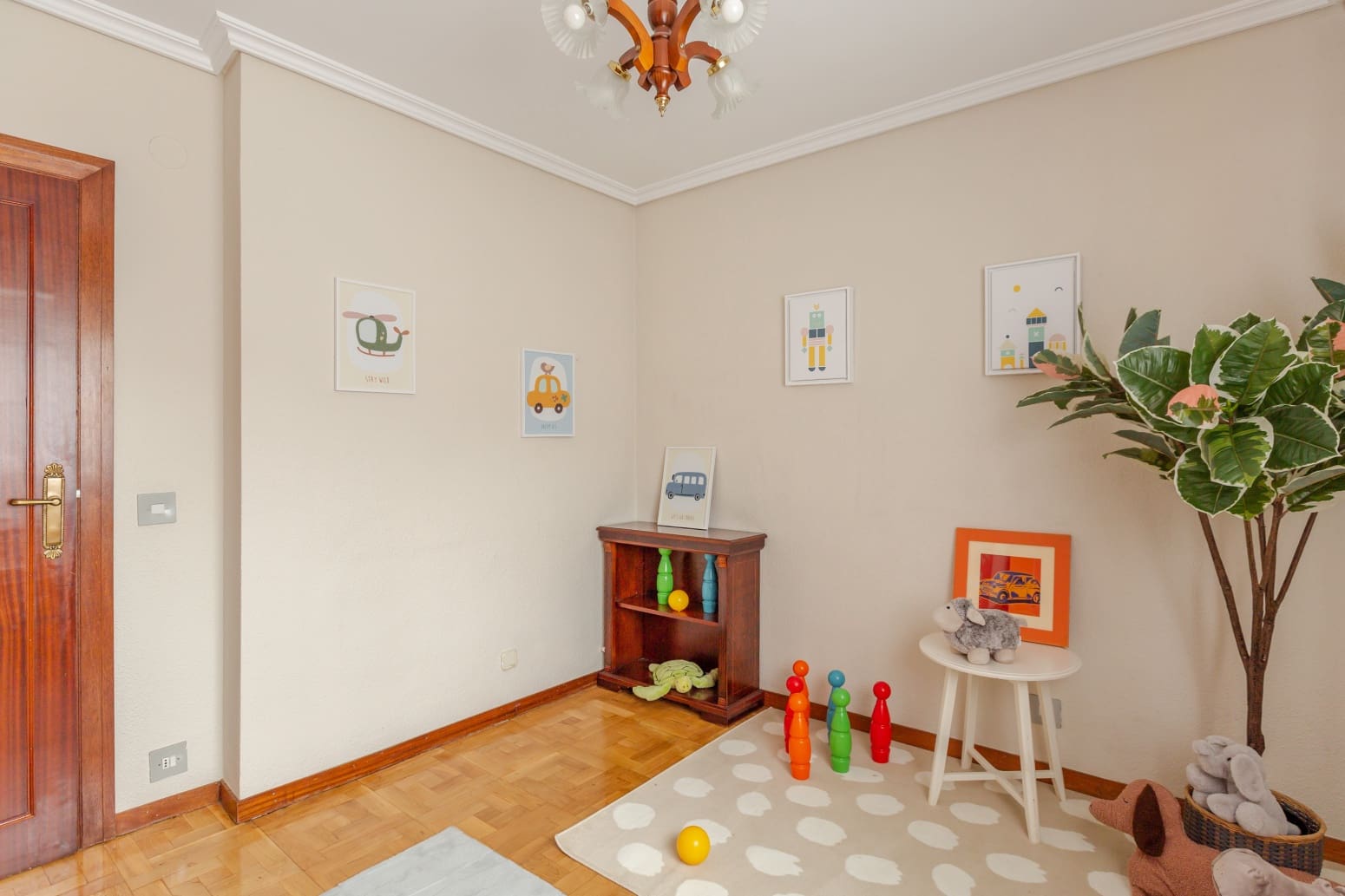 4 bedroom Flat for sale in Pamplona / Iruna with garage - € 384,000 (Ref: 9142701)