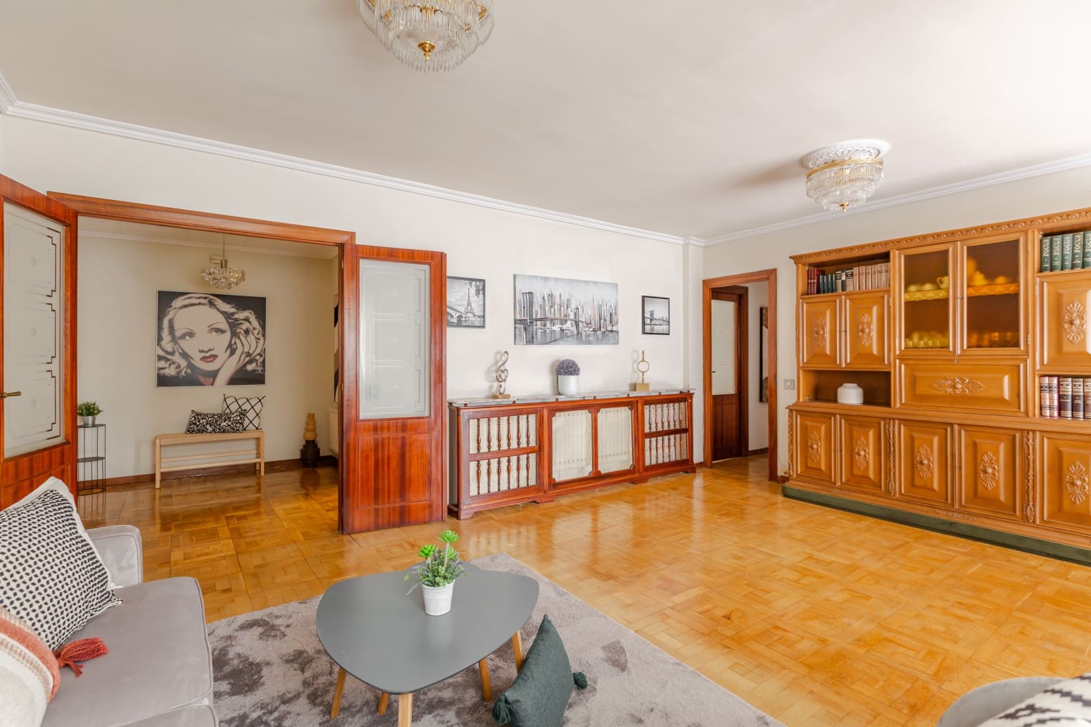 4 bedroom Flat for sale in Pamplona / Iruna with garage - € 384,000 (Ref: 9142701)