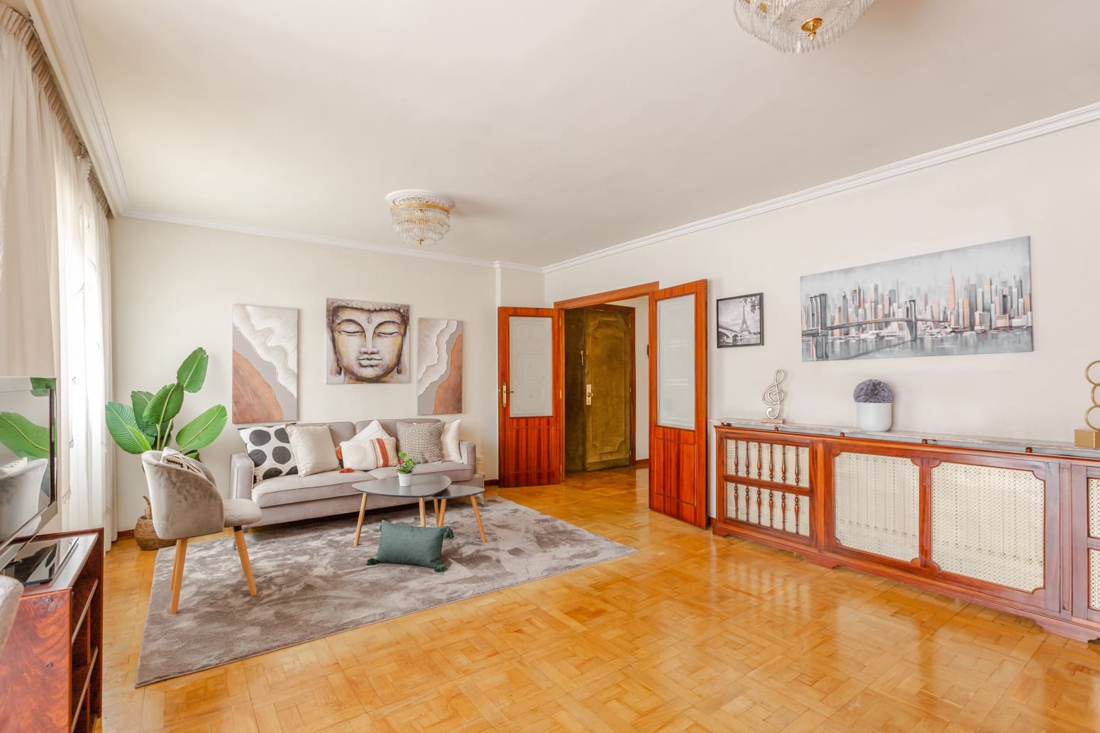 4 bedroom Flat for sale in Pamplona / Iruna with garage - € 384,000 (Ref: 9142701)