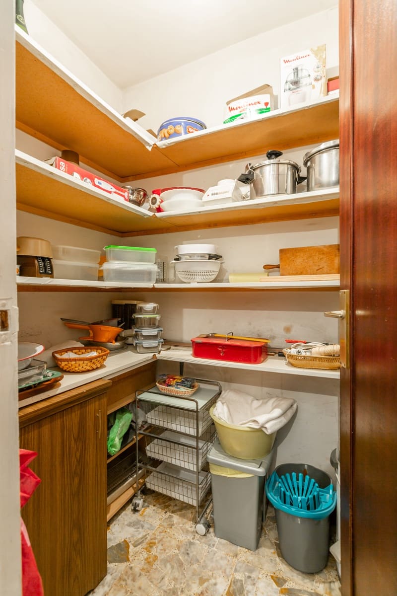 4 bedroom Flat for sale in Pamplona / Iruna with garage - € 384,000 (Ref: 9142701)