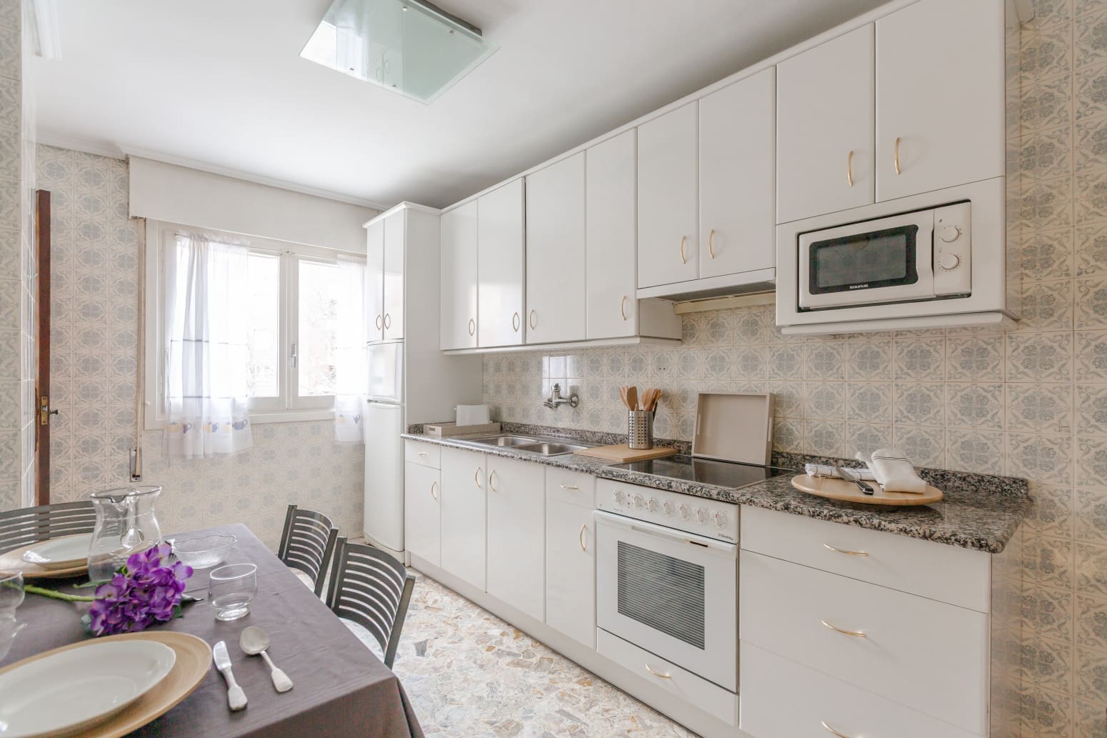 4 bedroom Flat for sale in Pamplona / Iruna with garage - € 384,000 (Ref: 9142701)