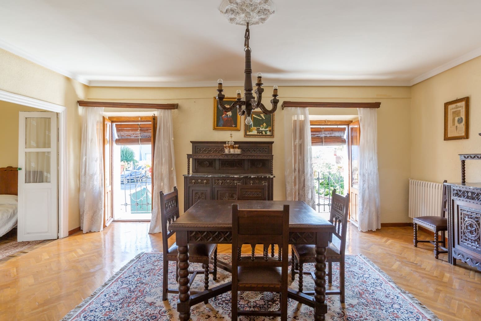 6 bedroom Villa for sale in Esquiroz - € 310,000 (Ref: 9148996)