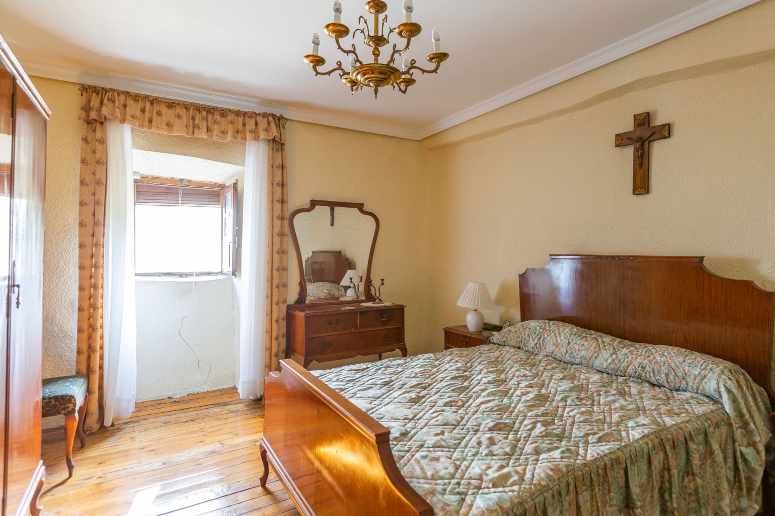 6 bedroom Villa for sale in Esquiroz - € 310,000 (Ref: 9148996)