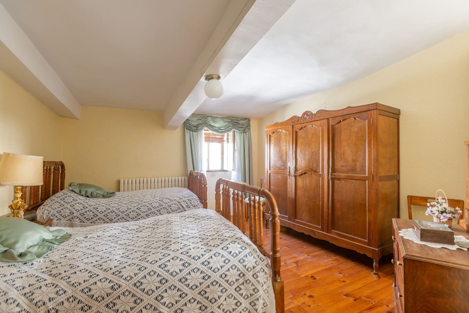 6 bedroom Villa for sale in Esquiroz - € 310,000 (Ref: 9148996)