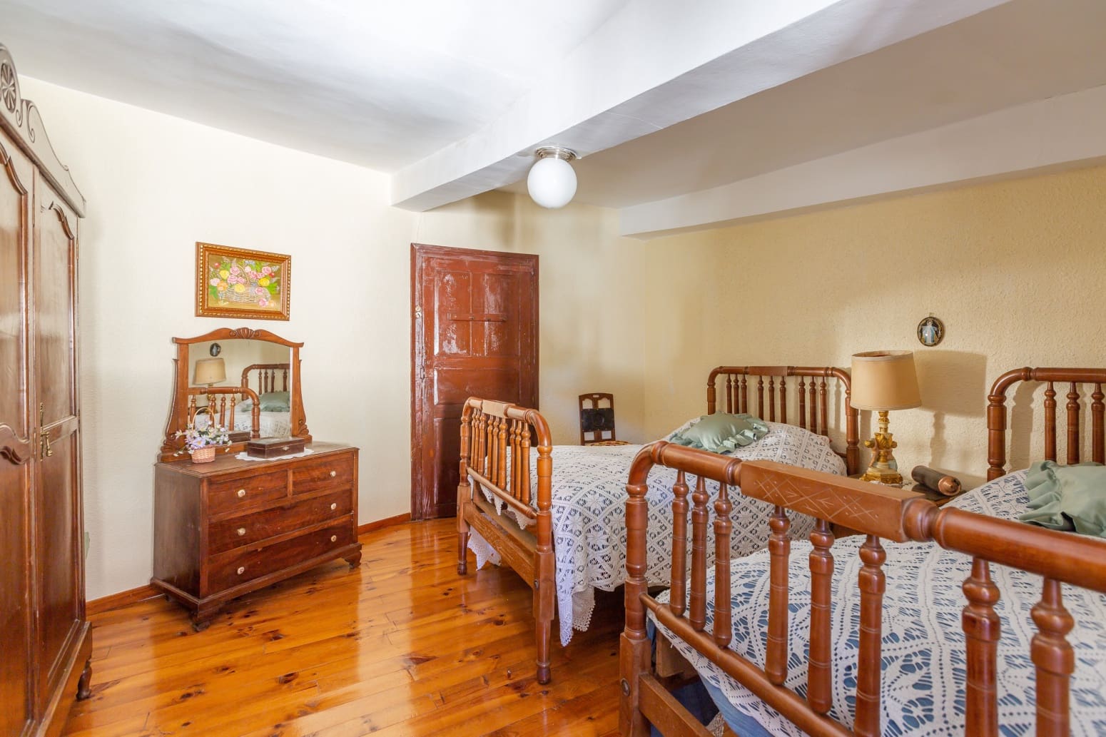6 bedroom Villa for sale in Esquiroz - € 310,000 (Ref: 9148996)