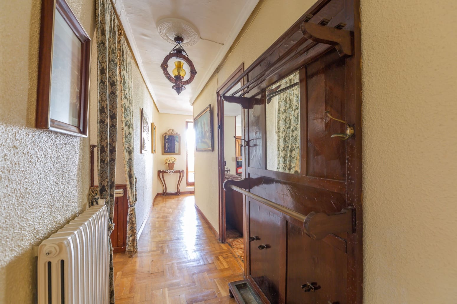 6 bedroom Villa for sale in Esquiroz - € 310,000 (Ref: 9148996)