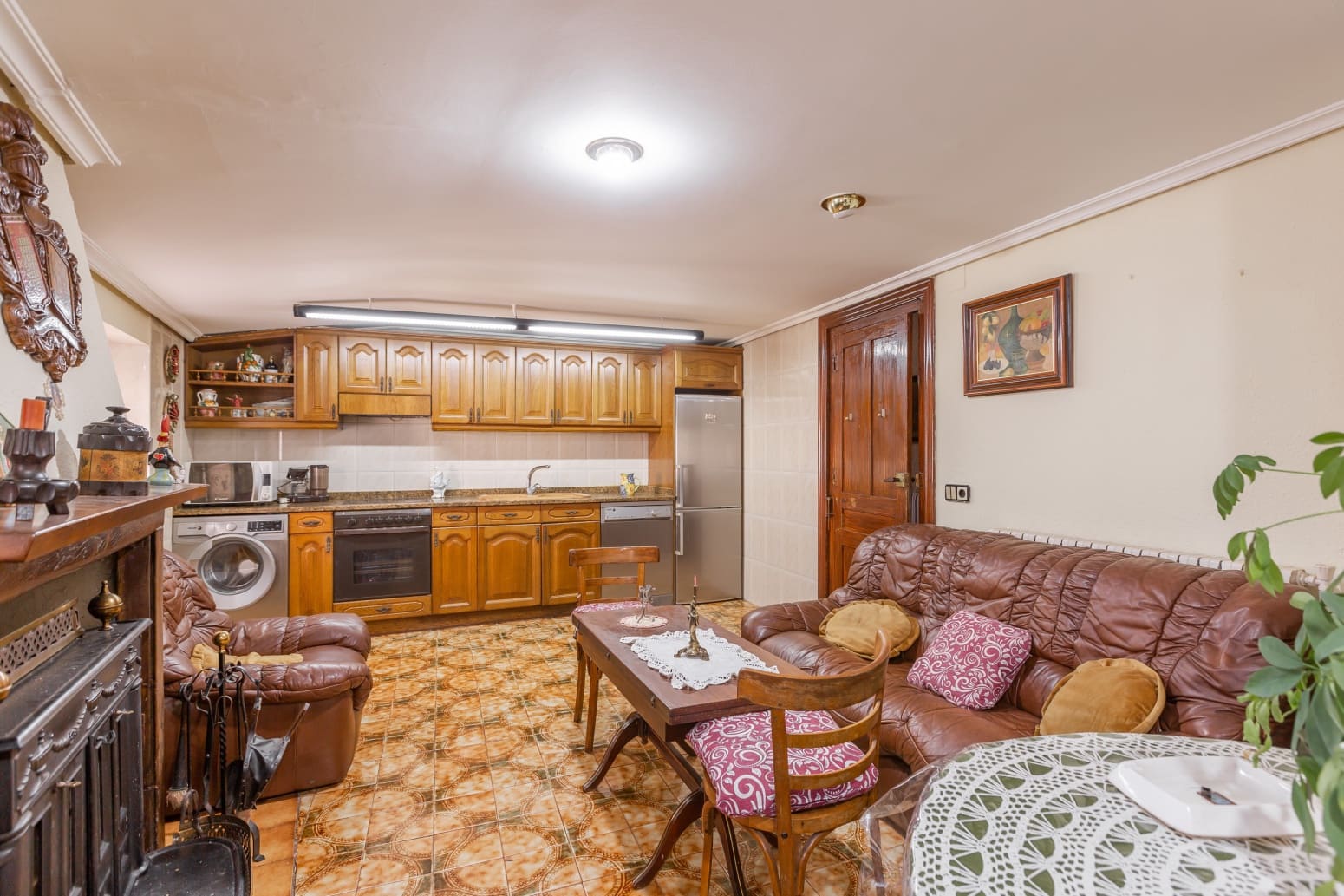 6 bedroom Villa for sale in Esquiroz - € 310,000 (Ref: 9148996)