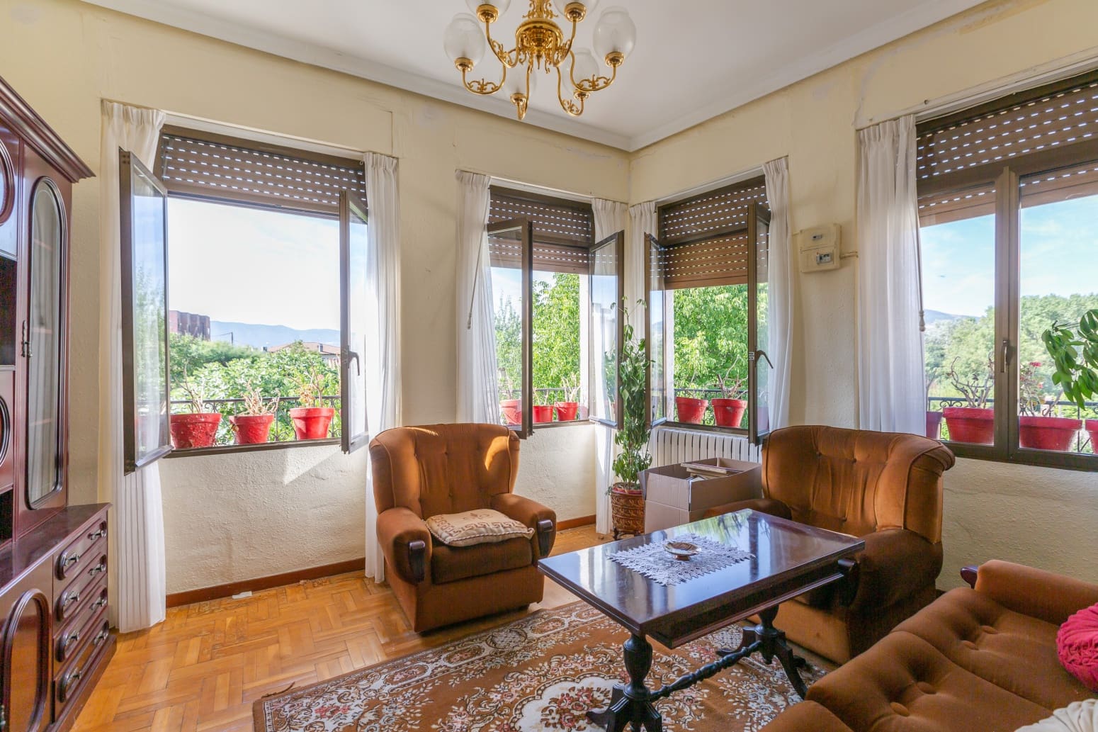 6 bedroom Villa for sale in Esquiroz - € 310,000 (Ref: 9148996)