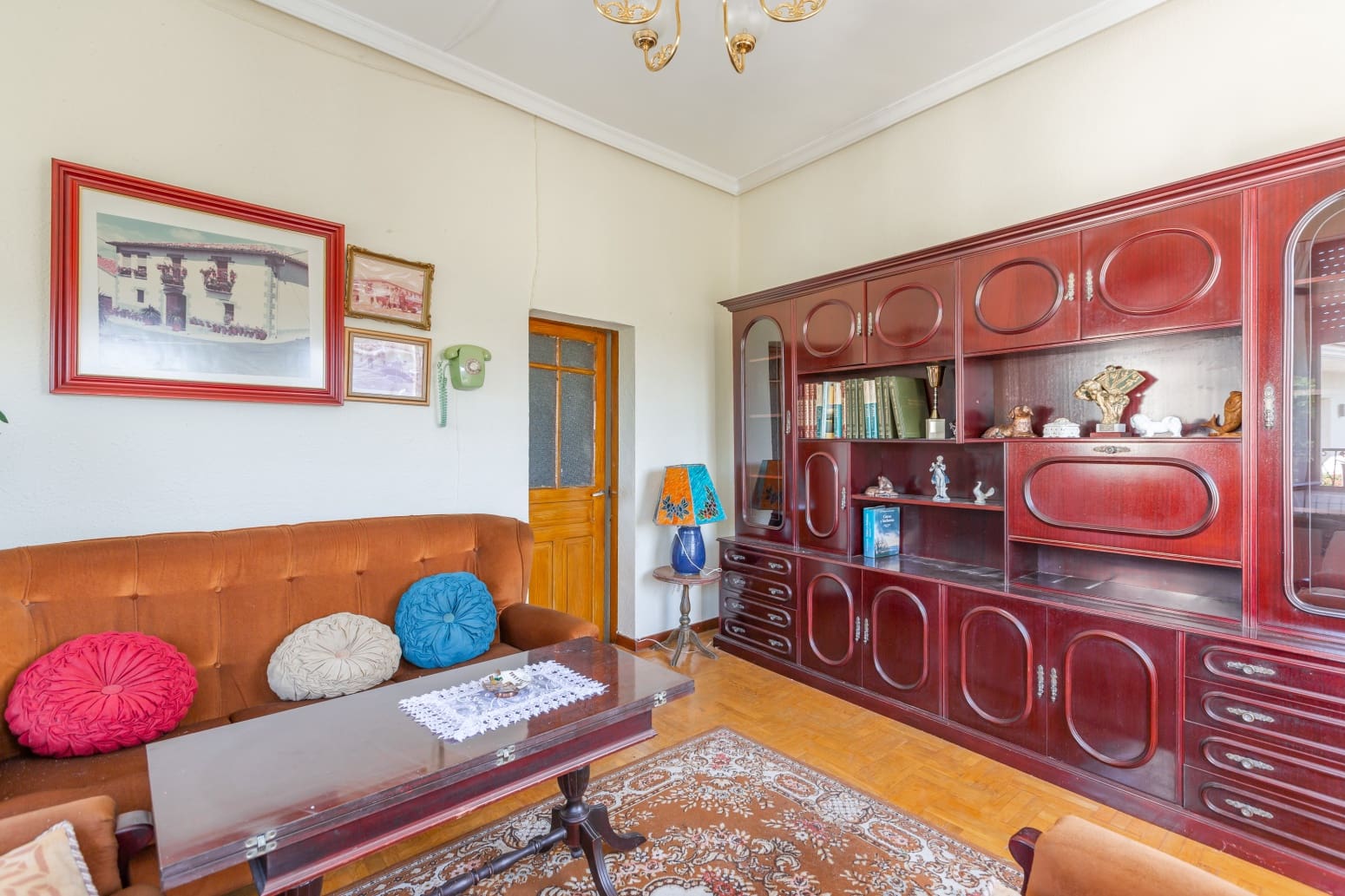 6 bedroom Villa for sale in Esquiroz - € 310,000 (Ref: 9148996)