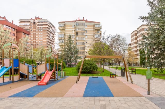 Commercieel te koop in Pamplona - € 144.900 (Ref: 9151772)